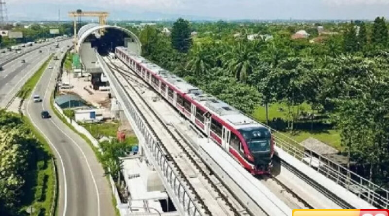 ada pembangunan lrt jakarta fase 1b lalin di jalan pramuka arah manggarai dialihkan