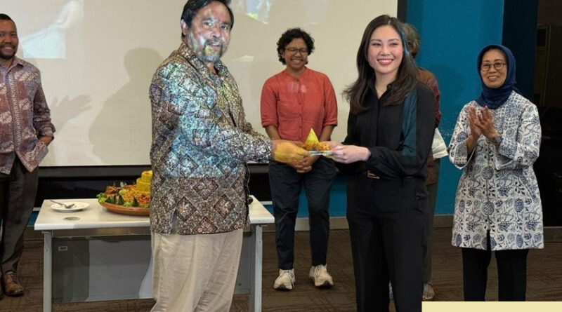 amsi syukuran hut ke 8 potong tumpeng halalbihalal hingga diskusi media