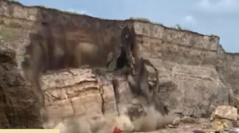 bukit brown canyon semarang longsor timpa truk sopir tewas