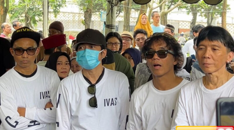 bunda iffet siapkan 100 seragam putih untuk slank sebelum meninggal