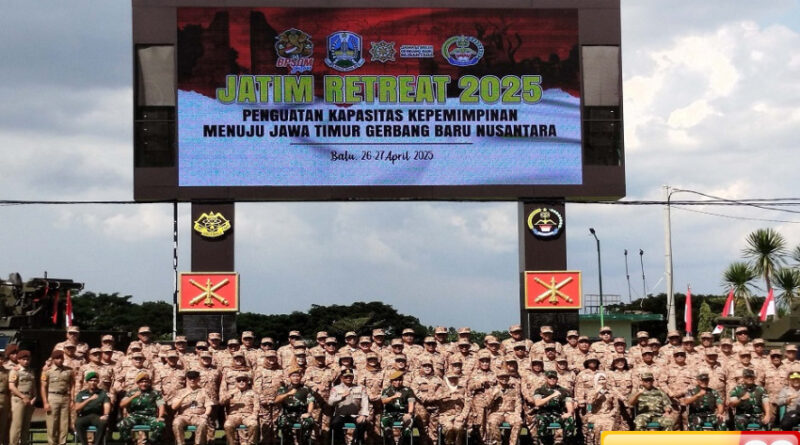 gelar retreat untuk pejabat pemprov jatim di pusdik arhanud khofifah bangun sinergi opd