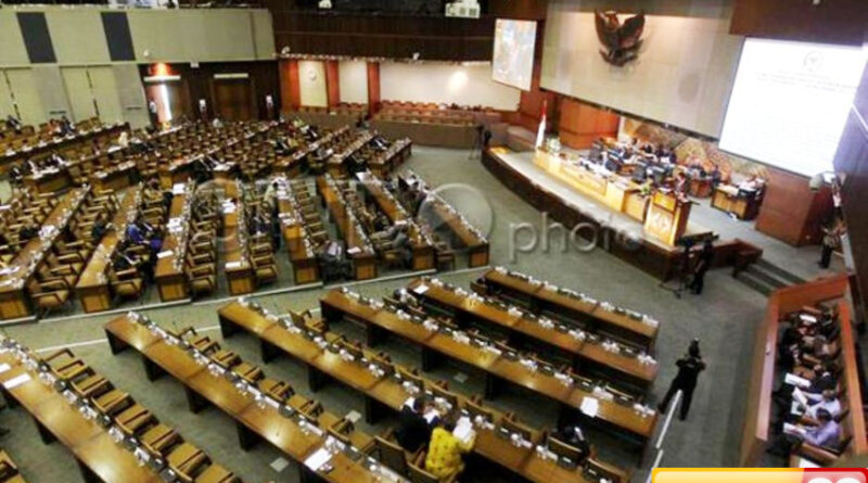 guru besar unpad sarankan pembahasan rkuhap dibarengi revisi uu polri dan kejaksaan