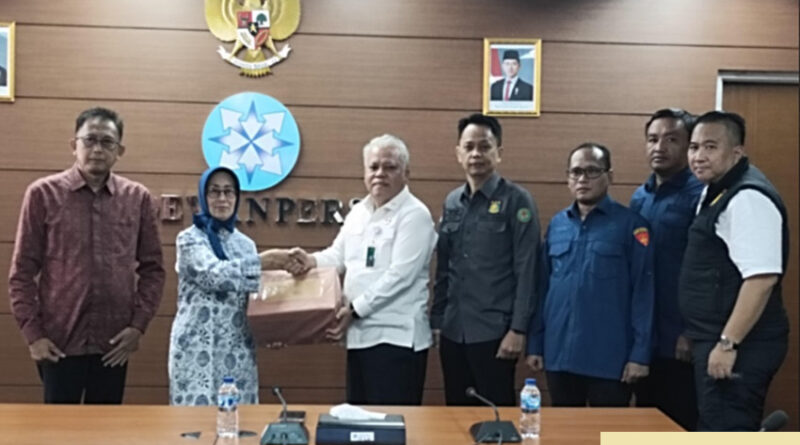 kejagung serahkan dokumen kasus direktur jaktv ke dewan pers