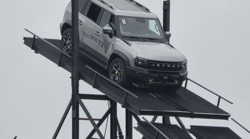 lahir untuk bertualang gagah di perkotaan jetour t2 penantang baru yang siap guncang pasar suv di indonesia