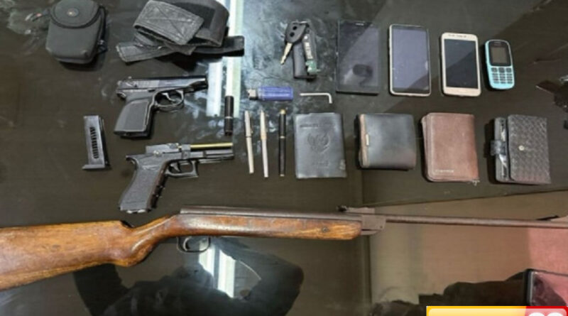 pengacara bawa pistol dan senapan hingga sabu jadi tersangka dan dijerat pasal berlapis