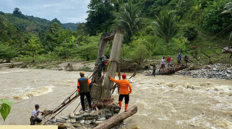 puluhan rumah di kolaka utara terendam banjir dan 230 kk terisolasi