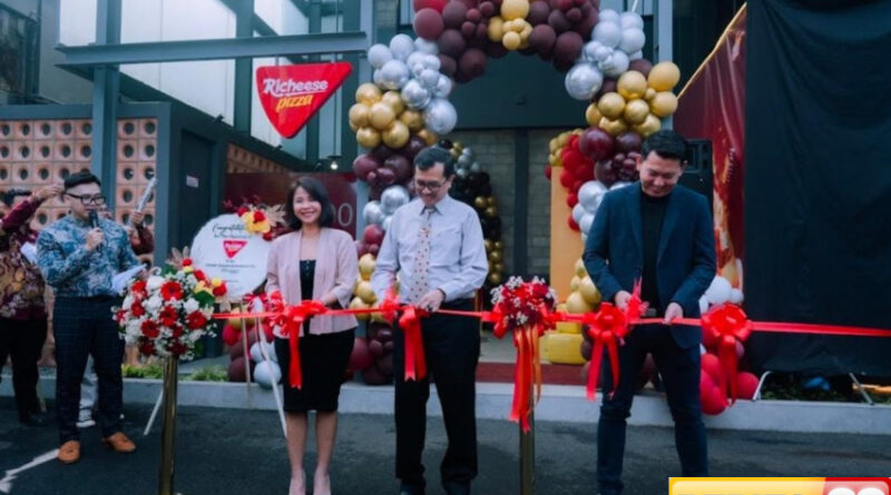 richeese pizza kini hadir di indonesia berikan sensasi baru buat pecinta kuliner tanah air