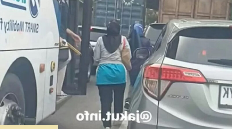 sejumlah ruas jalan macet parah imbas bongkar muat di pelabuhan tanjung priok
