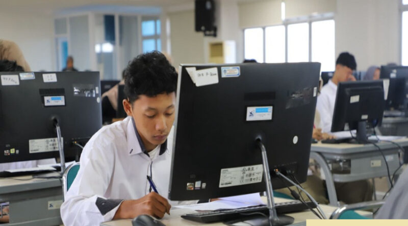 serba serbi utbk 2025 hari pertama di upnvj peserta datang subuh