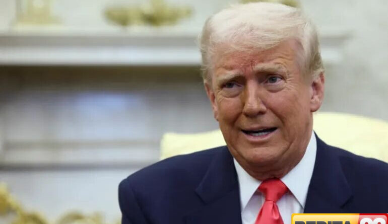 trump rayakan 100 hari pertama masa jabatannya dengan rapat umum di michigan