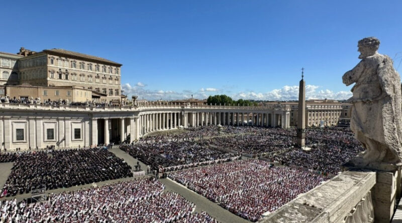 upacara pemakaman paus fransiskus paling sederhana dibandingkan pendahulunya