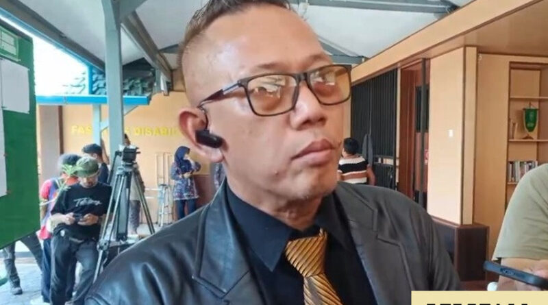 zaenal mustofa mundur dari tim pengacara penggugat ijazah jokowi usai jadi tersangka