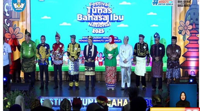 44 kepala daerah diganjar penghargaan revitalisasi bahasa 2025 oleh kemendikdasmen