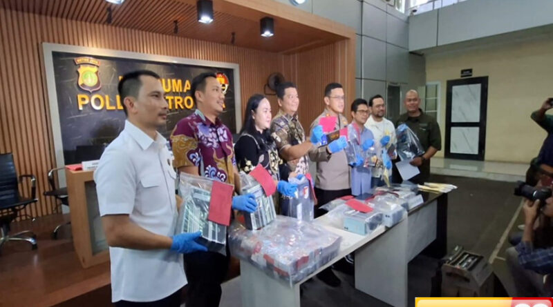 bawa 280 hp berisi rekening berisi m banking 9 orang ditangkap polres bandara soetta