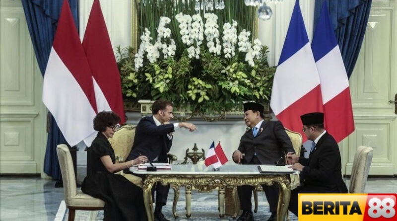 berapa gaji presiden prancis emmanuel macron