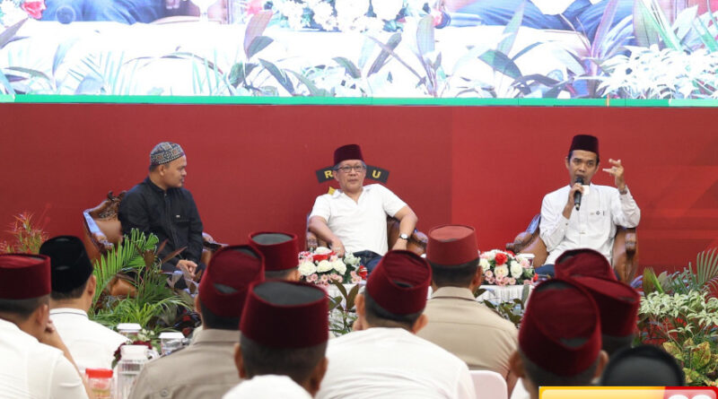 di mapolda riau rocky gerung uas menjaga alam adalah iman ilmu dan tanggung jawab peradaban