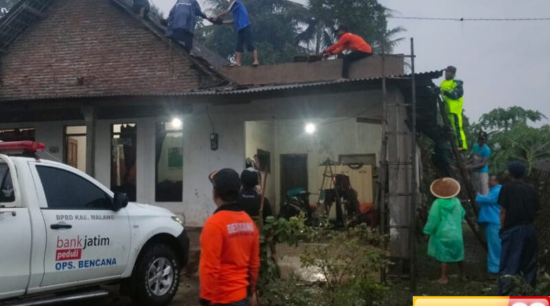 hujan disertai angin kencang rusak 10 rumah di malang