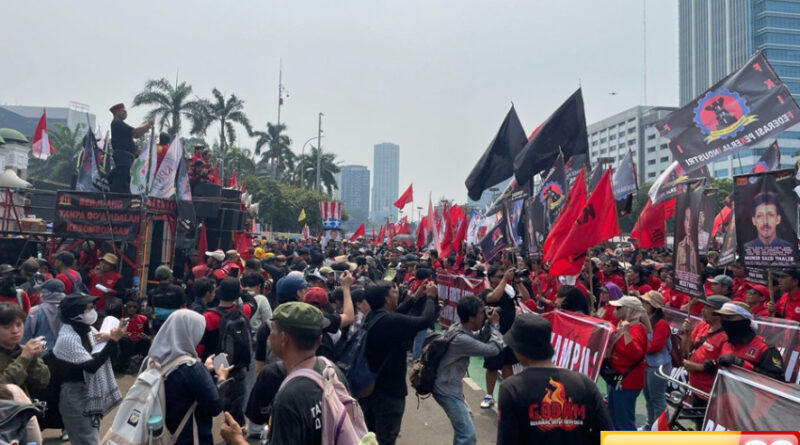 kasbi pilih demo di dpr belum saatnya bermesraan dengan pemerintah