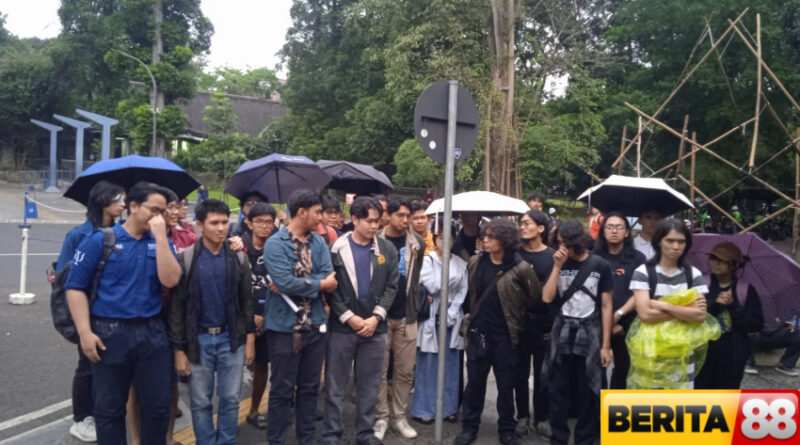 km itb tuntut polri bebaskan mahasiswi pengunggah meme prabowo jokowi