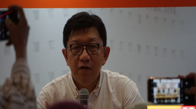 menjangkau pelosok negeri unika atma jaya salurkan beasiswa rp44 miliar