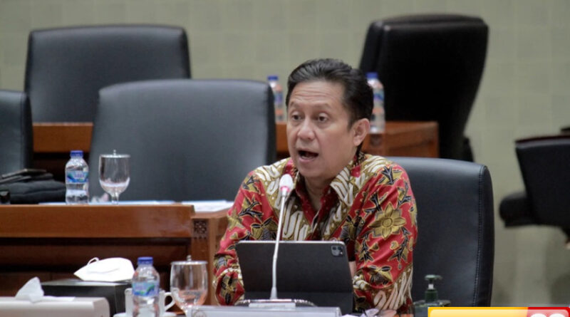 menkes laki laki celana jeansnya ukuran 33 lebih cepat menghadap allah