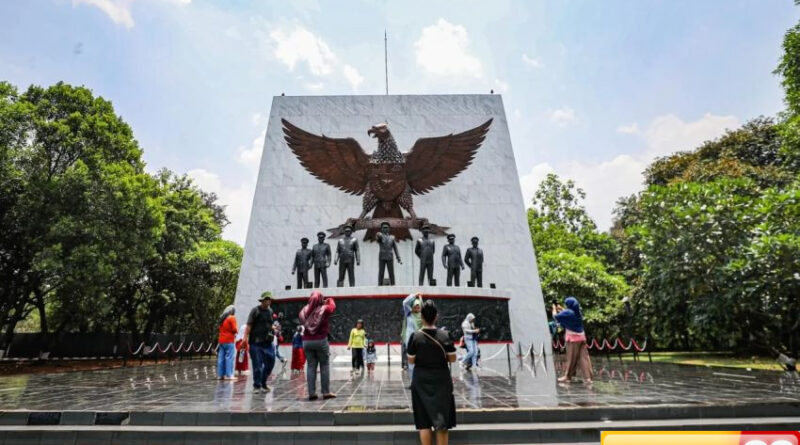 mereka yang bersuara soal polemik penulisan ulang sejarah puan ingatkan prinsip jas merah