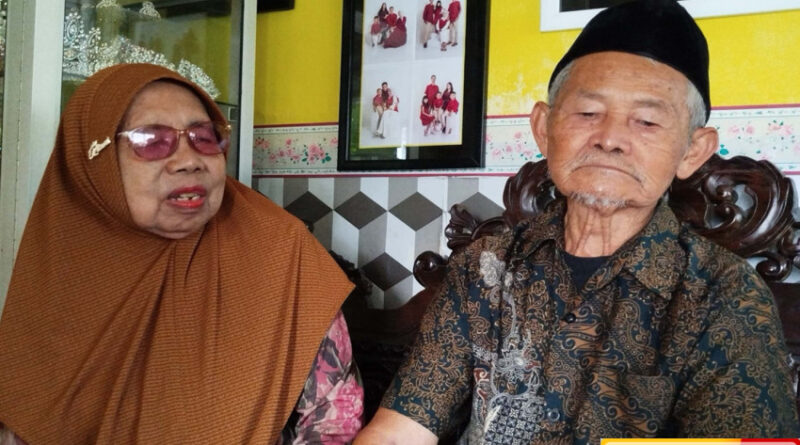 penjual es campur legendaris kota batu naik haji menabung selama 15 tahun