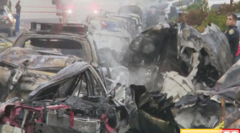 pesawat pembawa 6 orang jatuh di as hancurkan rumah dan lebih dari selusin mobil terbakar