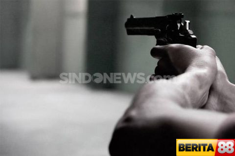 pria acungkan pistol mainan saat konvoi suporter sepakbola di cikarang ditangkap