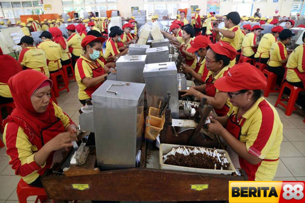 revisi pp 282024 gubernur jatim dukung aspirasi buruh tembakau