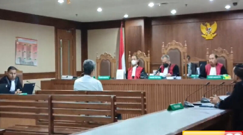 tiga terdakwa kasus korupsi timah rp300 triliun divonis 3 hingga 10 tahun penjara denda rp500 750 juta