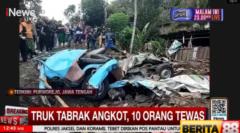 truk pasir tabrak angkot angkut pelayat di purworejo 10 tewas