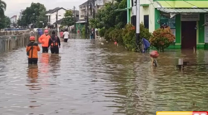 wilayah tangsel terendam banjir dan turap longsor akibat hujan deras
