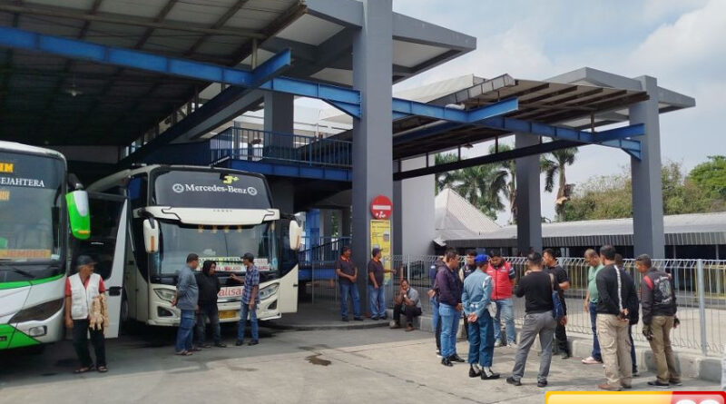 7 fakta pengeroyokan perwira tni al di terminal arjosari malang korban bertugas di pomal