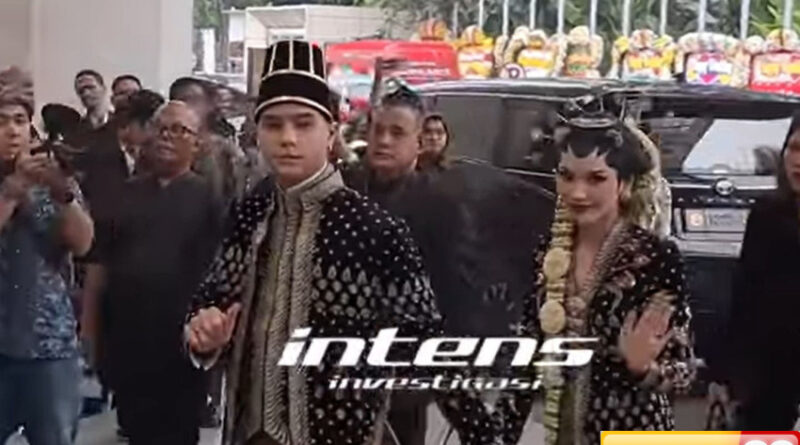 al ghazali alyssa daguise tampil bak raja dan ratu jawa di ngunduh mantu