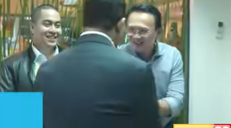 bertemu di jakarta future festival ahok anies saling berjabat tangan