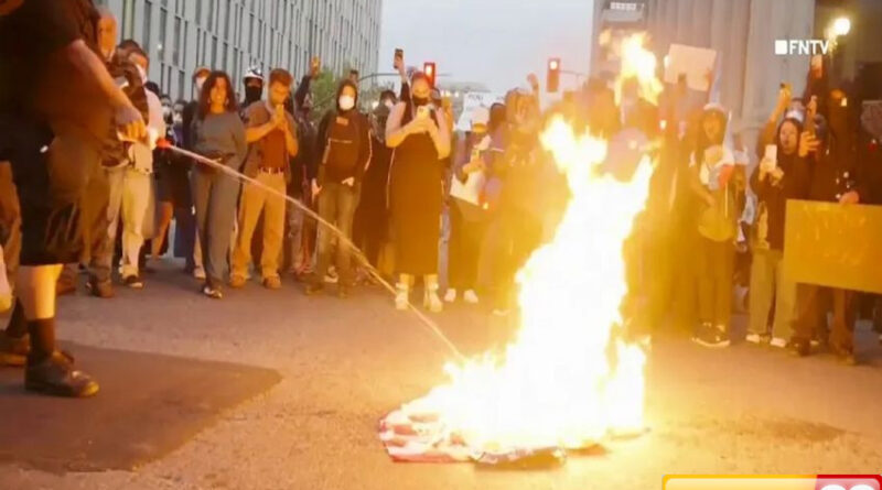 kerusuhan los angeles trump mencap demonstran binatang karena bakar bendera as
