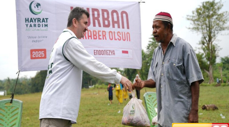 lembaga kemanusiaan turkiye hayrat yardim salurkan ratusan sapi kurban di indonesia