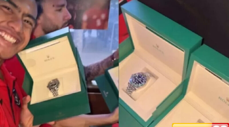mensesneg tegaskan presiden prabowo beri hadiah jam rolex ke timnas pakai uang pribadi