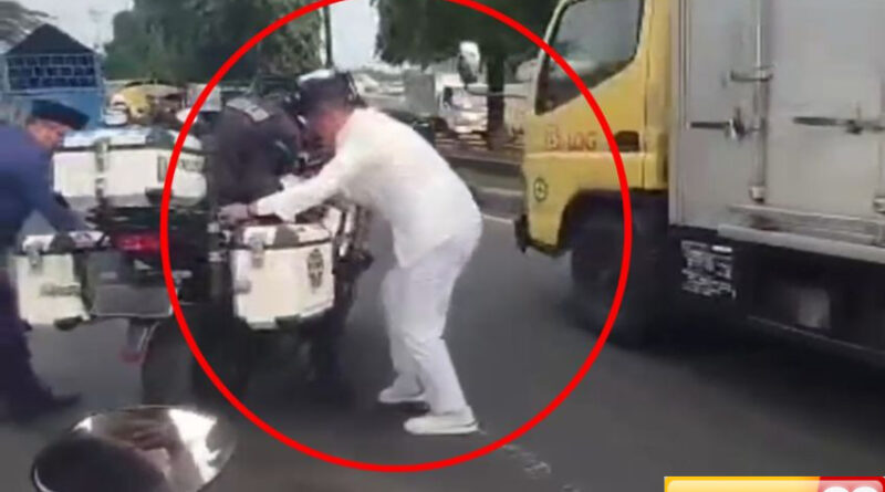 nekat boncengi dedi mulyadi tanpa helm motor patwal dishub bogor kena tilang etle