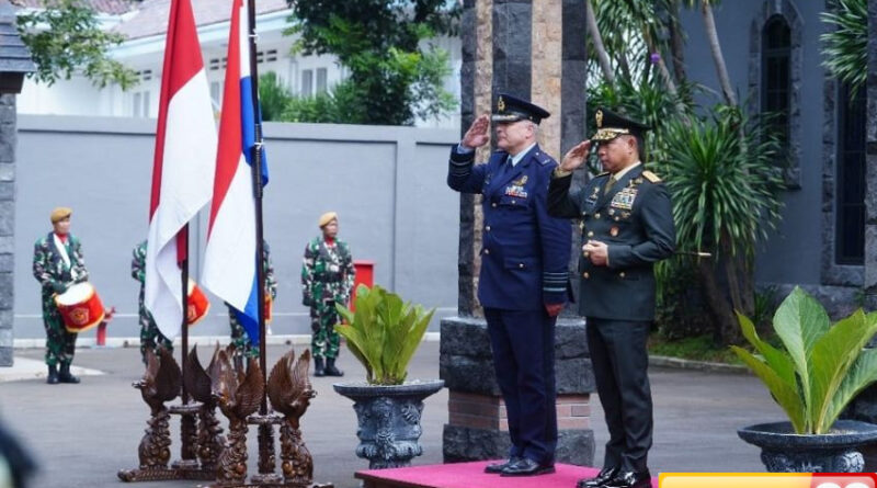 panglima tni panglima angkatan bersenjata belanda perkuat kerja sama militer