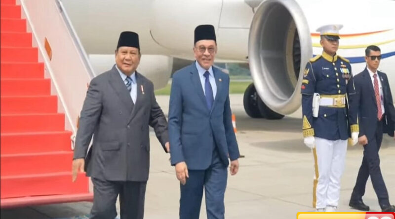 tiba di indonesia pm malaysia anwar ibrahim disambut presiden prabowo subianto