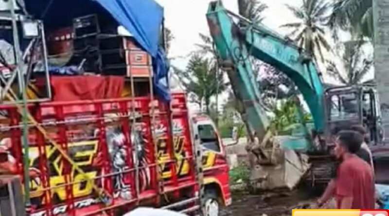 viral belasan truk sound horeg terjebak persawahan berlumpur di malang
