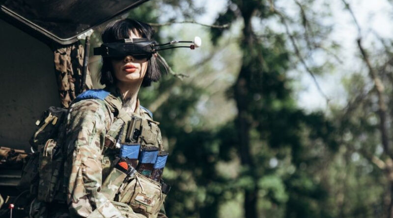 230 drone ukraina serbu bandara moskow 140 penerbangan dibatalkan