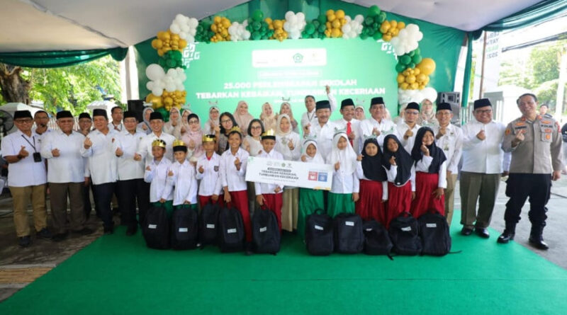 baznas salurkan bantuan pada 51108 anak yatim se indonesia