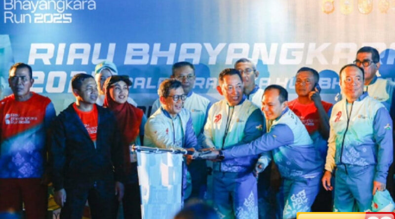 dilepas kapolri 13079 pelari ikuti riau bhayangkara run 2025