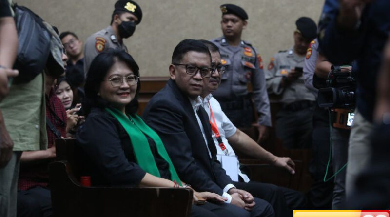 hasto dituntut 7 tahun penjara patra m zen tuntutan yang berdasar imajinasi