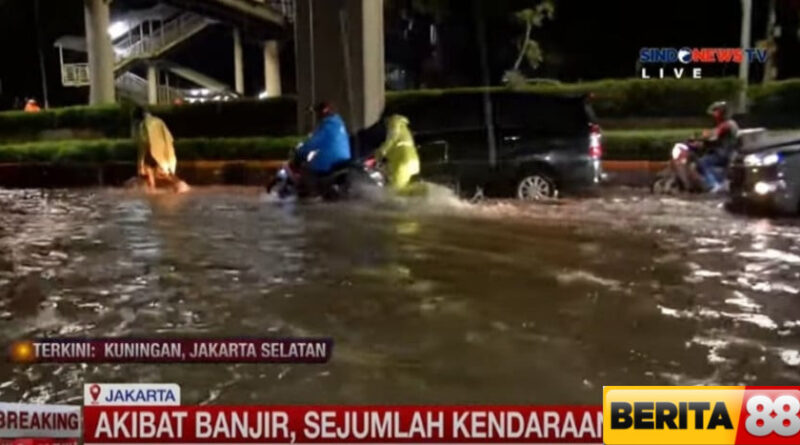 jalan rasuna said jakarta selatan macet akibat banjir