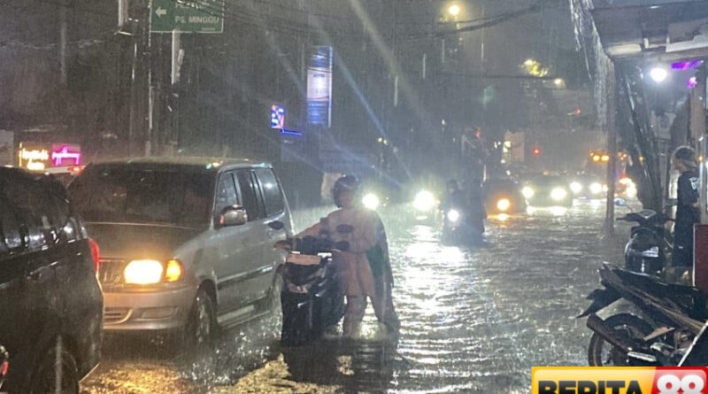jalan raya kemang jakarta selatan banjir motor motor mogok