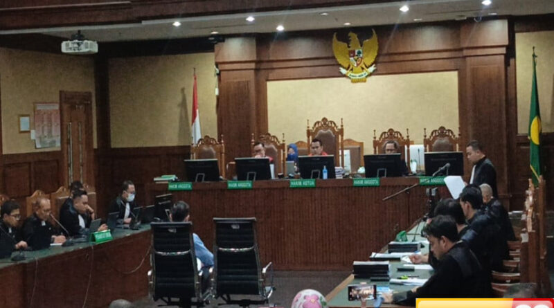 kesan tom lembong pertama kali jadi terdakwa seperti perang dengan rudal dan roket tuduhan